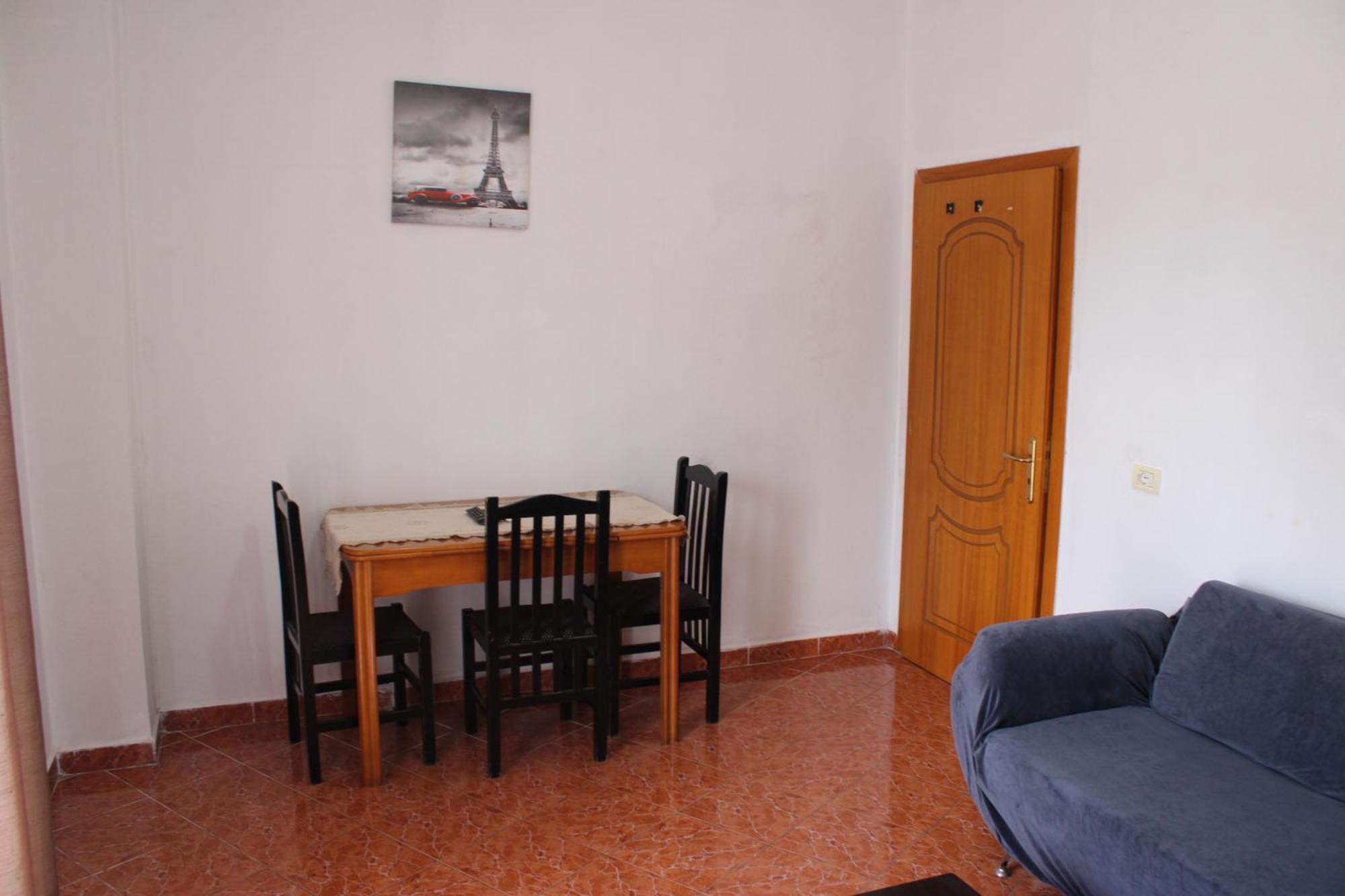 Crew Hostel Tirana Exterior foto